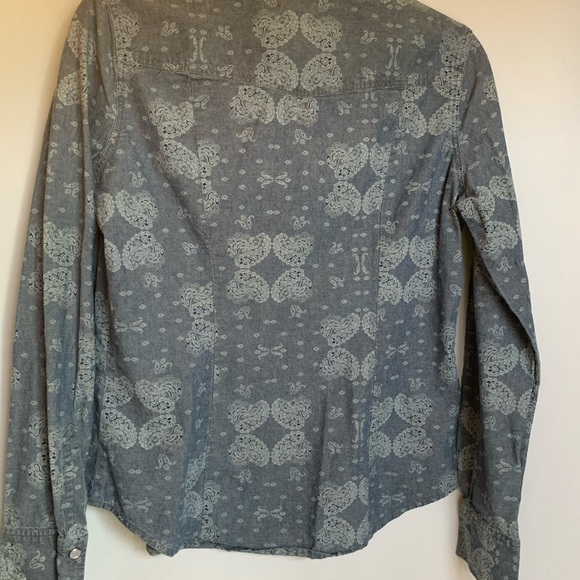 Levi’s long sleeve paisley jean colored shirt S - Picture 4 of 9